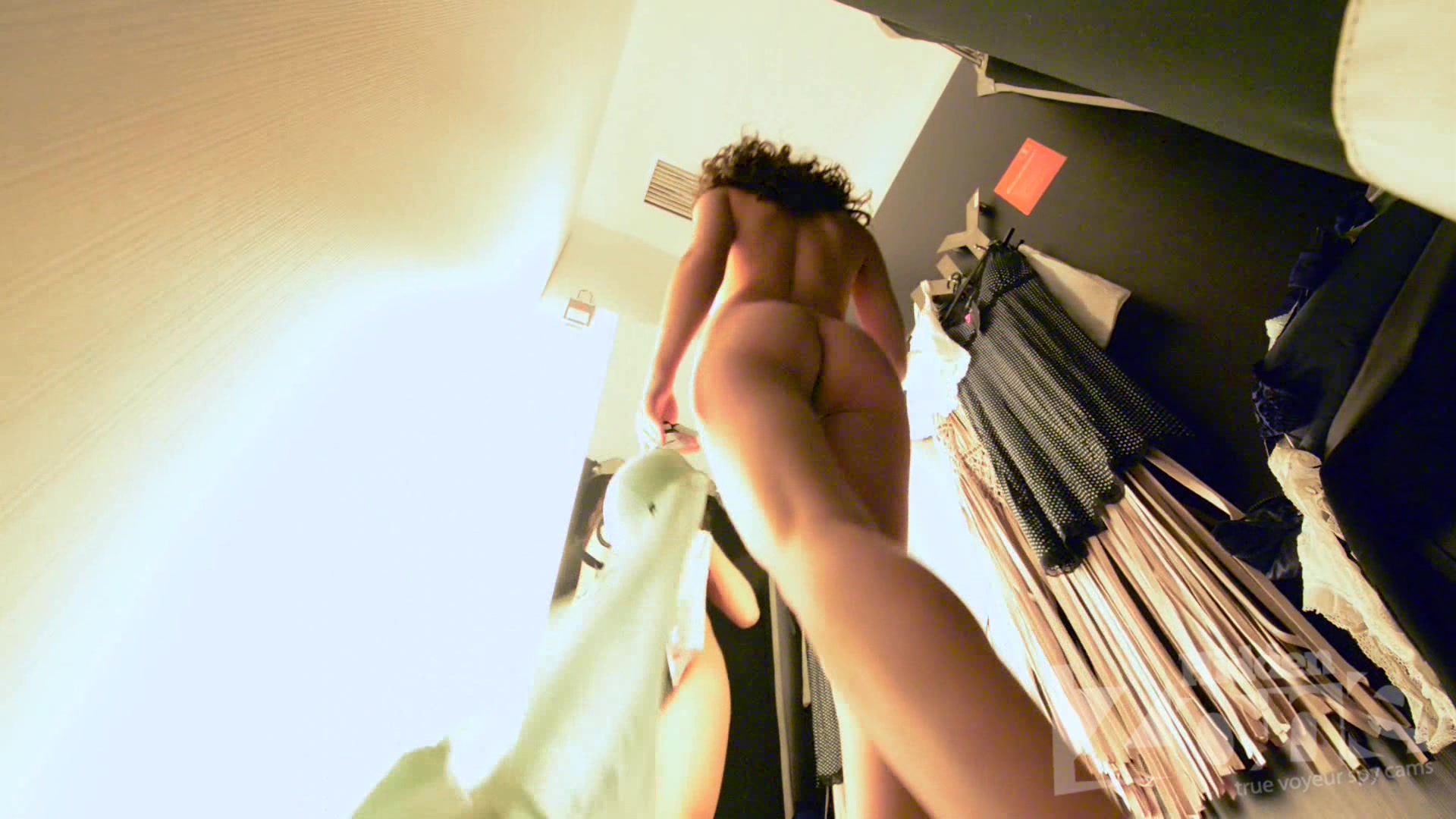 女 子 更 衣 室 偷 拍 03.